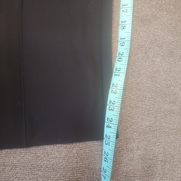 EUC ATHLETA MERCURIAL CROP FLARE PANTS black - Picture 9 of 9